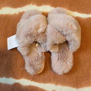 Lauren Conrad Crisscross Furry Slippers | NWT ✨